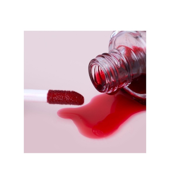 NEW Benefit Products - Hoola Bronzer and Benetint Rose - Picture 9 of 11